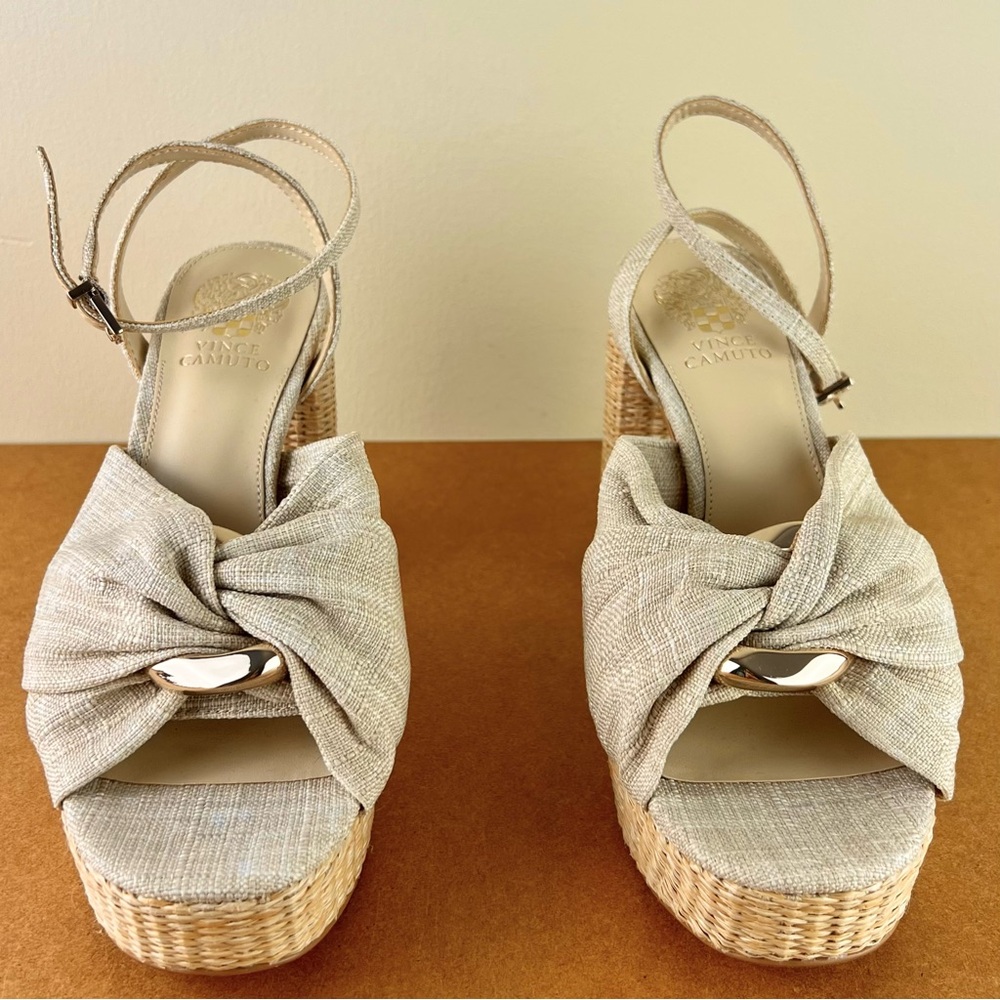 NEW VINCE CAMUTO BEIGE PLATFORM SANDALS - Picture 9 of 12